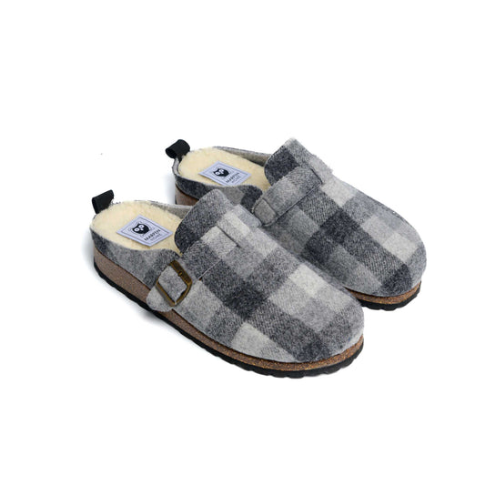 Slippers BIO Fieltro gris con hebilla