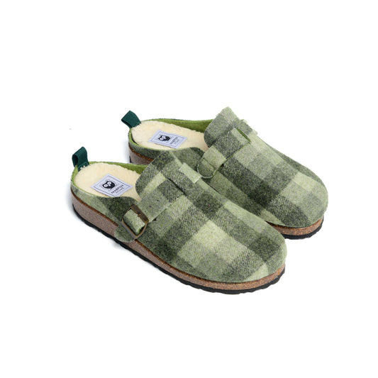 Slippers BIO Fieltro verde con hebilla